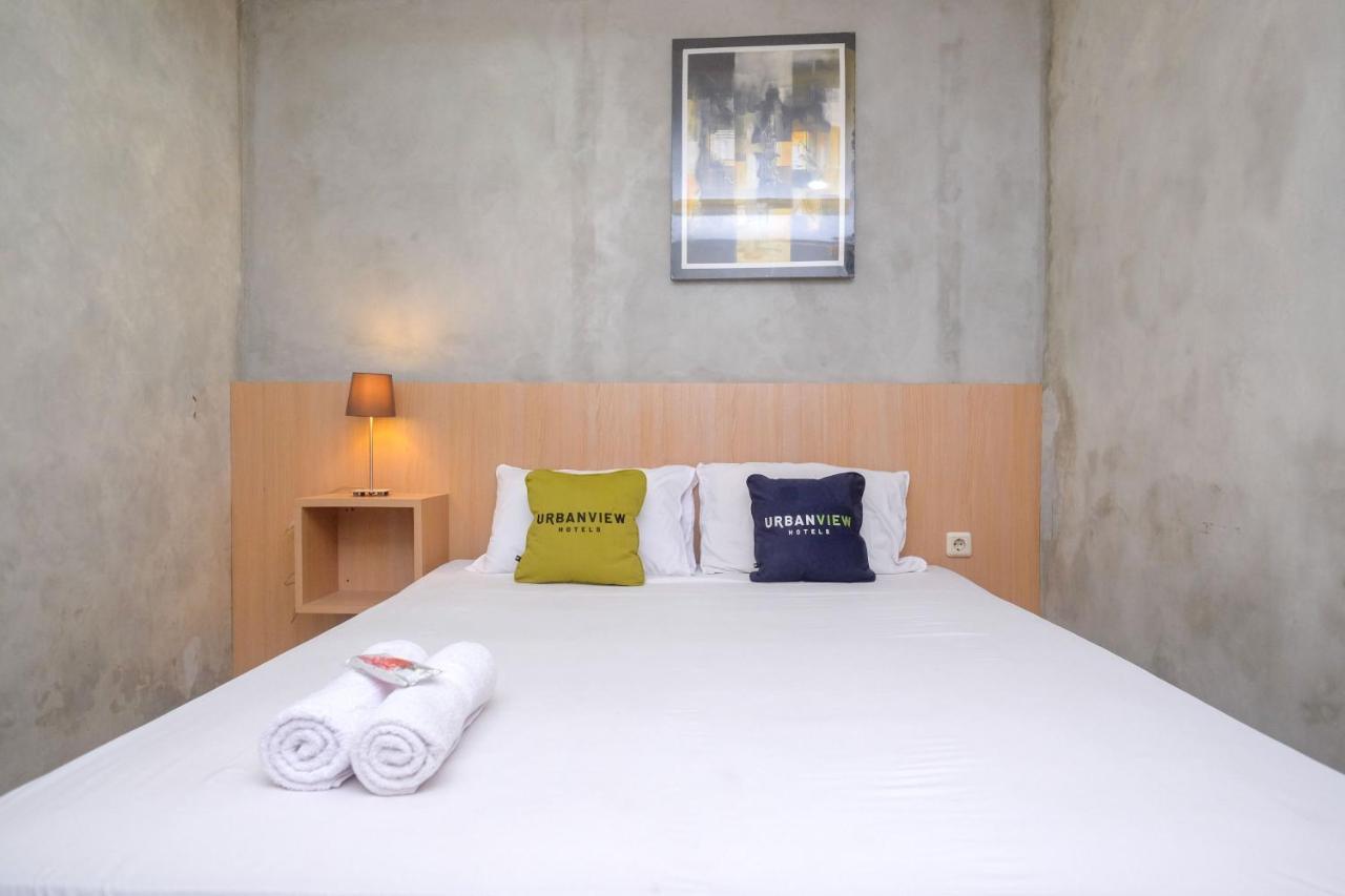 Urbanview Hotel Syariah Artamara Tegal By Reddoorz Extérieur photo