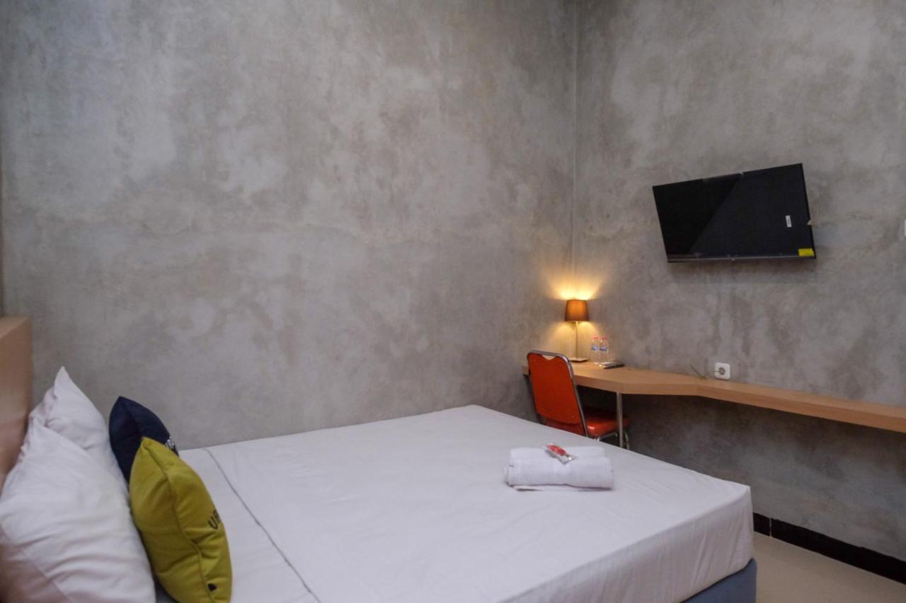 Urbanview Hotel Syariah Artamara Tegal By Reddoorz Extérieur photo