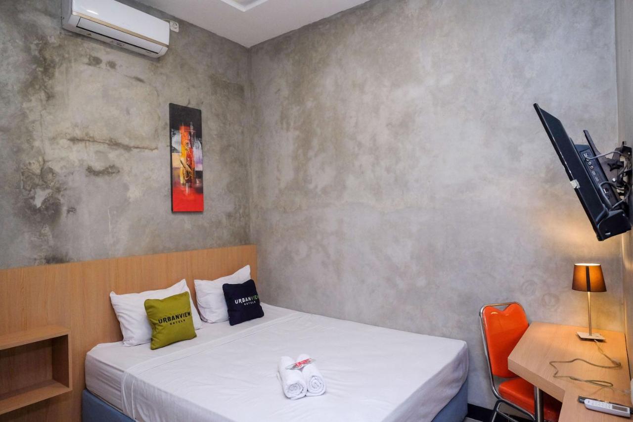 Urbanview Hotel Syariah Artamara Tegal By Reddoorz Extérieur photo